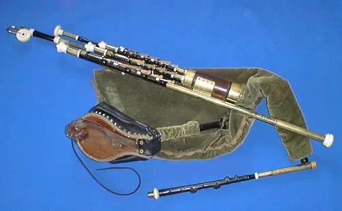 uilleann bagpipe maker